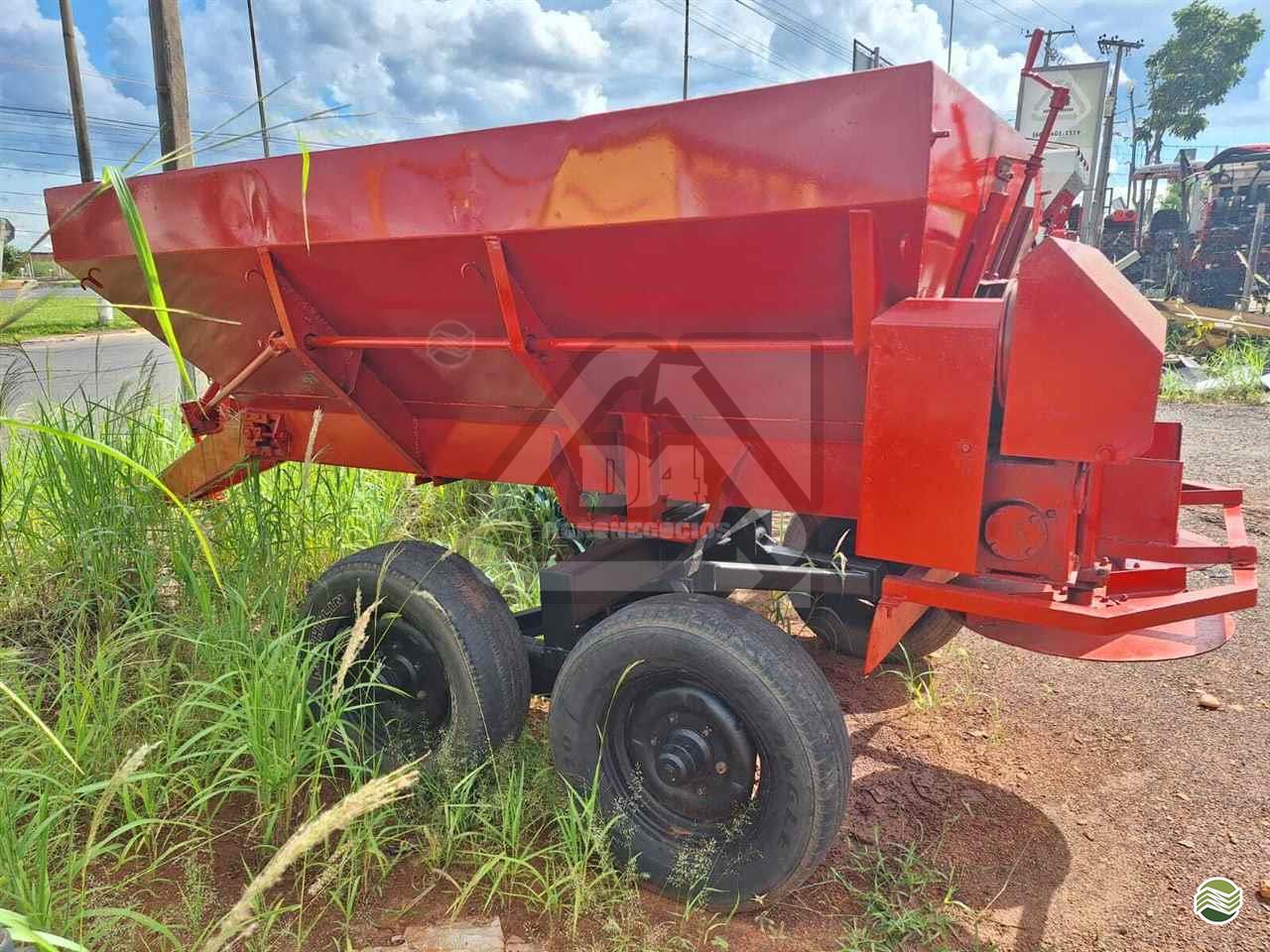 IMPLEMENTOS AGRICOLAS DISTRIBUIDOR CALCÁRIO 5500 Kg D4 Máquinas e Implementos BARRA DO GARCAS MATO GROSSO MT